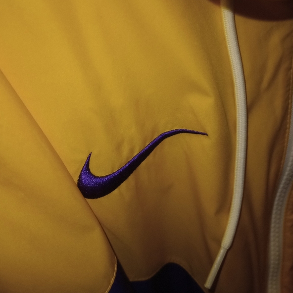 Nike full zip Windrunner sz XXL Lakers - Picture 3 of 7
